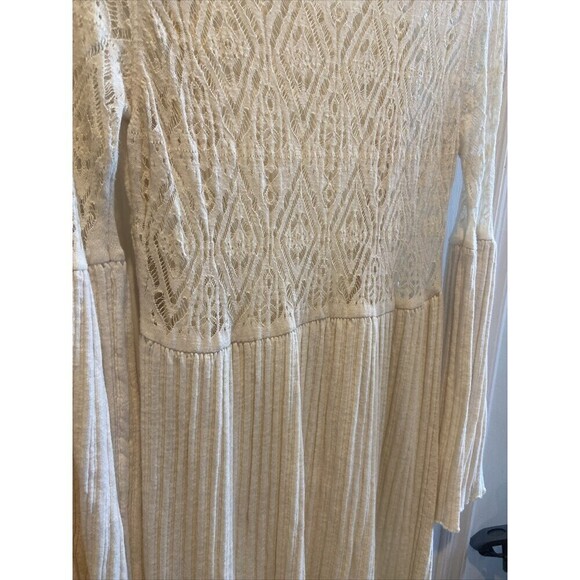 Floreat Dress Womens Medium Petite Ivory Lace Bell Sleeve Pleated Knit Midi - Picture 6 of 15